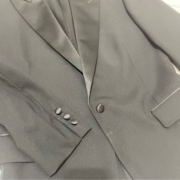 Brooks Brothers Brooksease Tuxedo - Picture 2 of 9